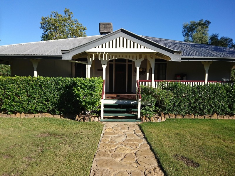 12 Hawthorne, Blackall QLD 4472