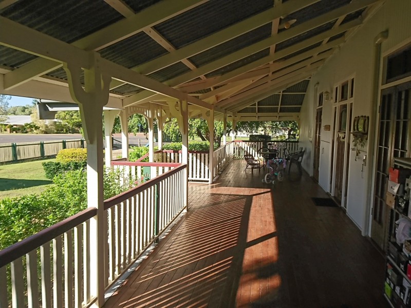 12 Hawthorne, Blackall QLD 4472