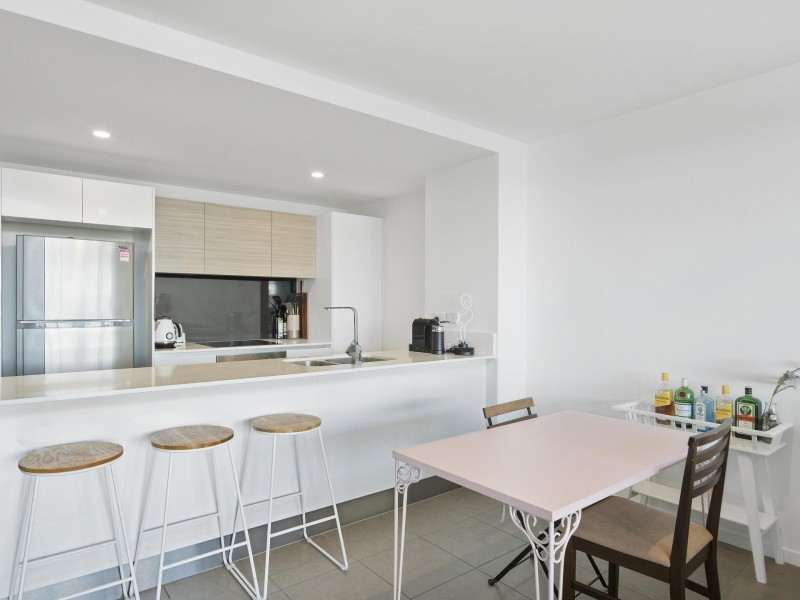 2302/1-7 Waterford Ct, Bundall QLD 4217