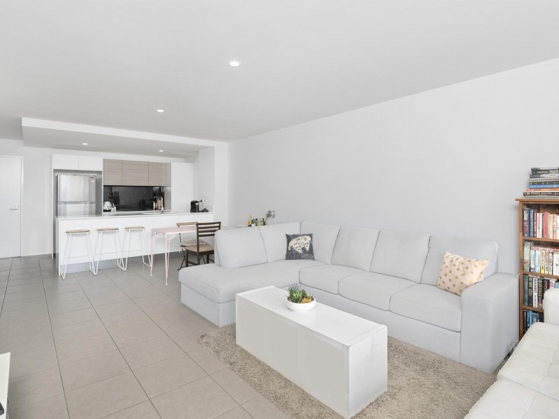 2302/1-7 Waterford Ct, Bundall QLD 4217