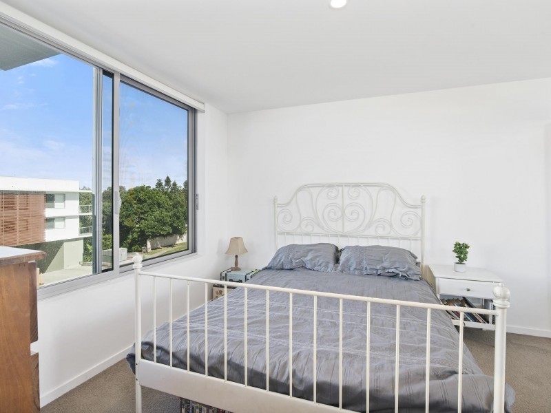 2302/1-7 Waterford Ct, Bundall QLD 4217