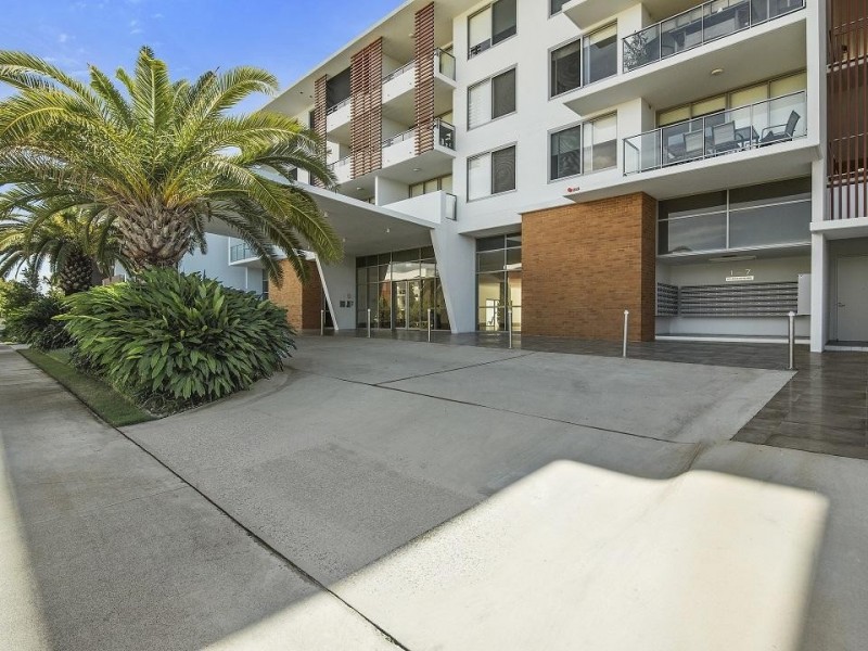 2302/1-7 Waterford Ct, Bundall QLD 4217
