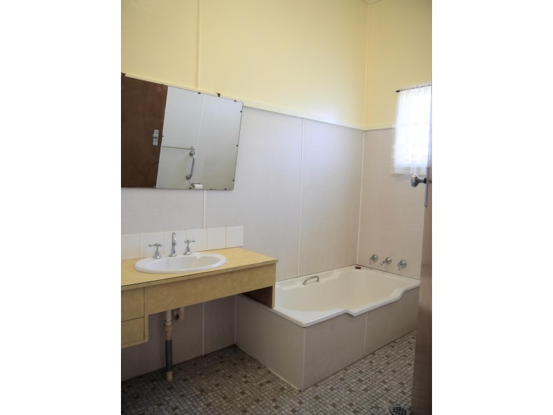 85 Warne Street, Wellington NSW 2820