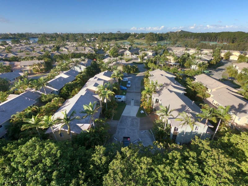 Unit 204/215 Cottesloe Drive, Mermaid Waters QLD 4218