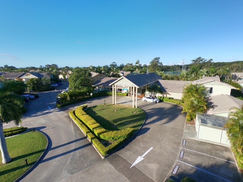 Unit 204/215 Cottesloe Drive, Mermaid Waters QLD 4218