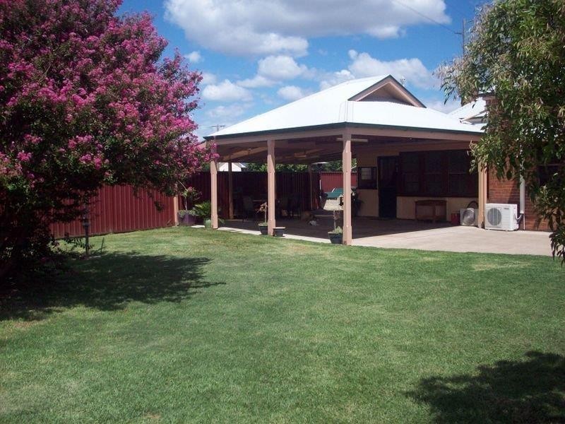 2 Percy Street, Wellington NSW 2820