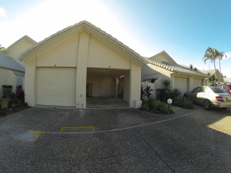 Unit 37/300 Cottesloe Drive, Mermaid Waters QLD 4218