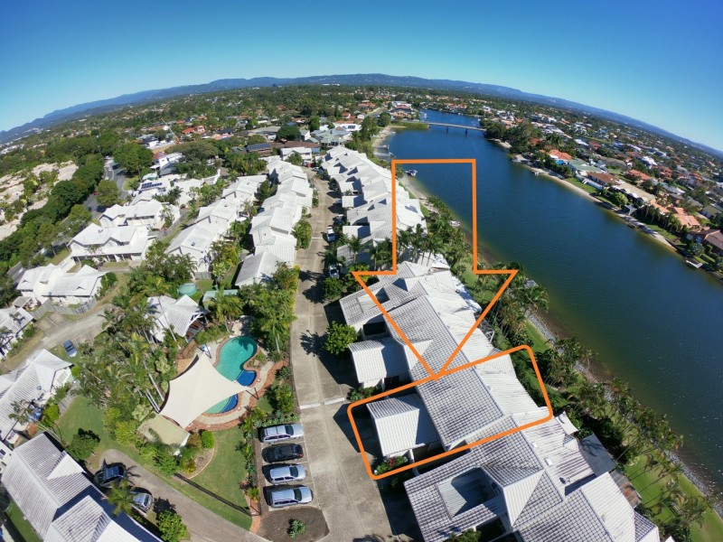 Unit 37/300 Cottesloe Drive, Mermaid Waters QLD 4218
