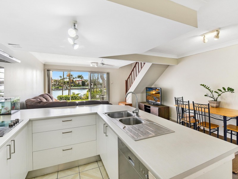 Unit 41/300 Cottesloe Drive, Mermaid Waters QLD 4218