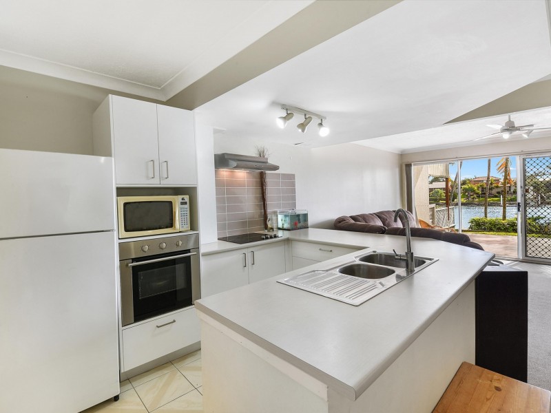 Unit 41/300 Cottesloe Drive, Mermaid Waters QLD 4218