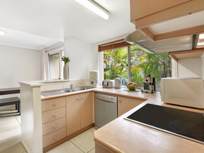 Unit 201/215 Cottesloe Drive, Mermaid Waters QLD 4218