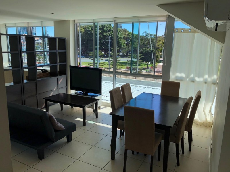 1 Como Crescent, Southport QLD 4215
