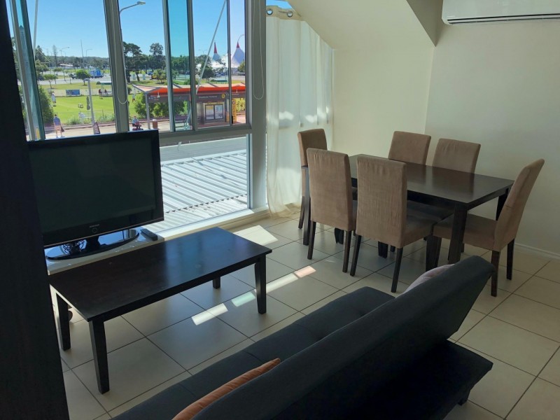 1 Como Crescent, Southport QLD 4215