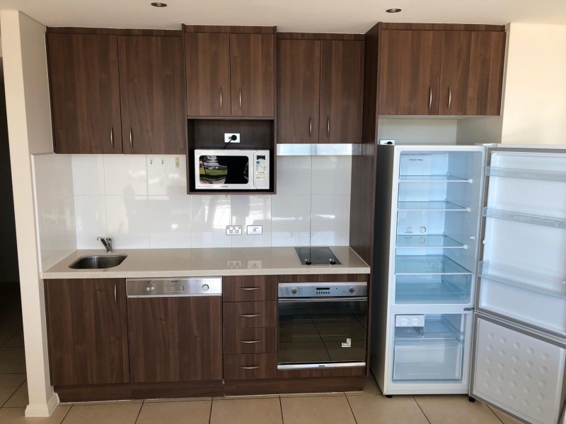1 Como Crescent, Southport QLD 4215