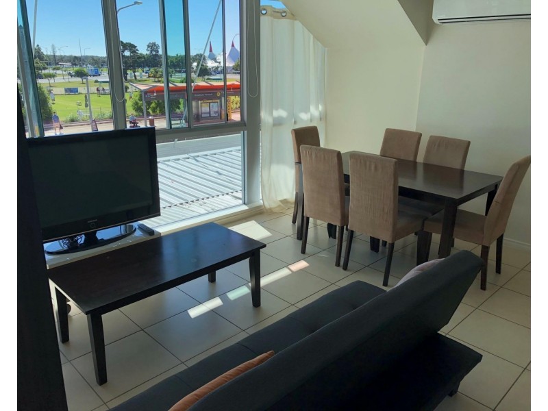 1 Como Crescent, Southport QLD 4215