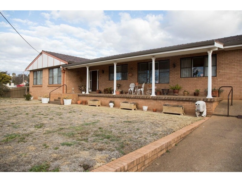97 Gobolion Street, Wellington NSW 2820