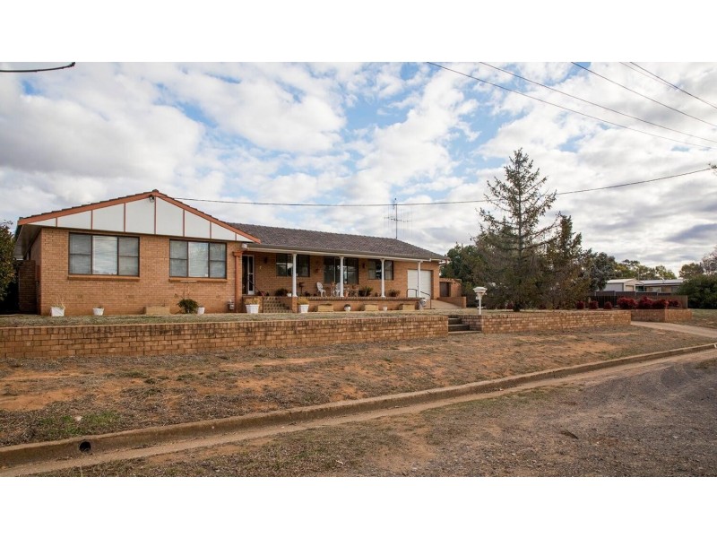 97 Gobolion Street, Wellington NSW 2820