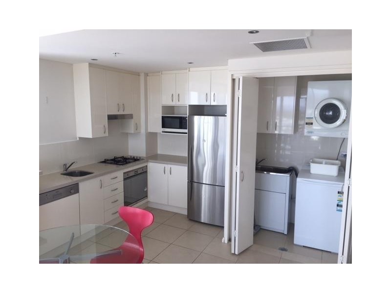 1 Como Crescent, Southport QLD 4215