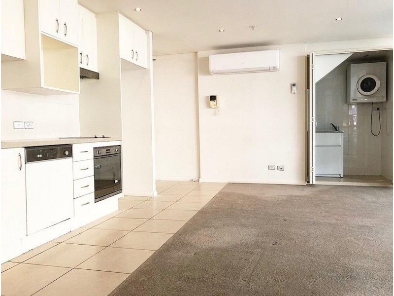 Unit 518B/1 Como Crescent, Southport QLD 4215