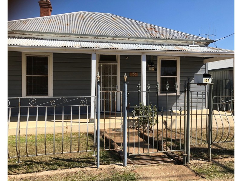 107 Maxwell Street, Wellington NSW 2820