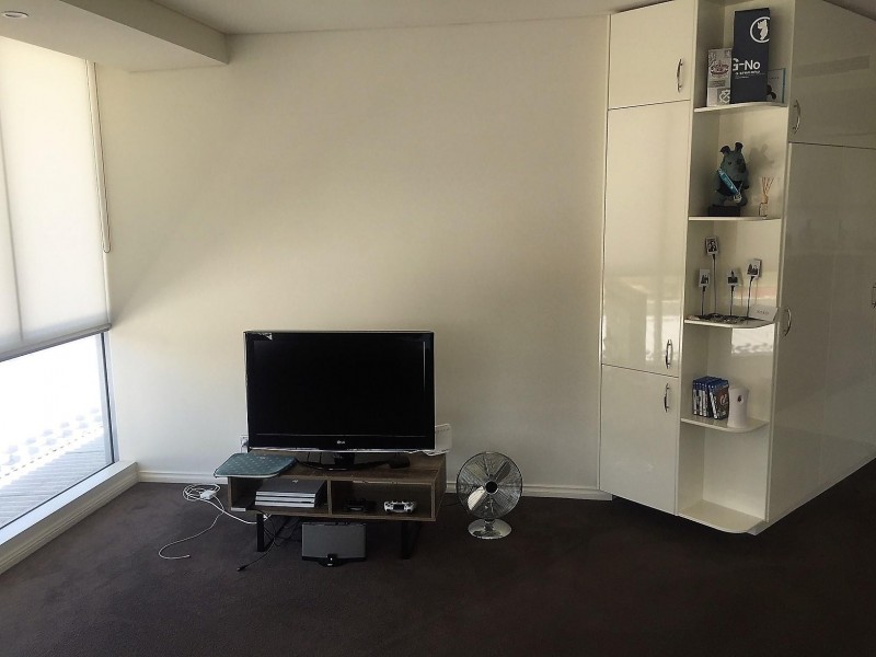 1 Como Crescent, Southport QLD 4215