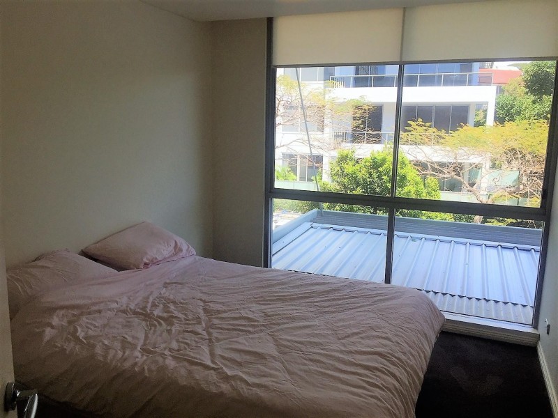 1 Como Crescent, Southport QLD 4215