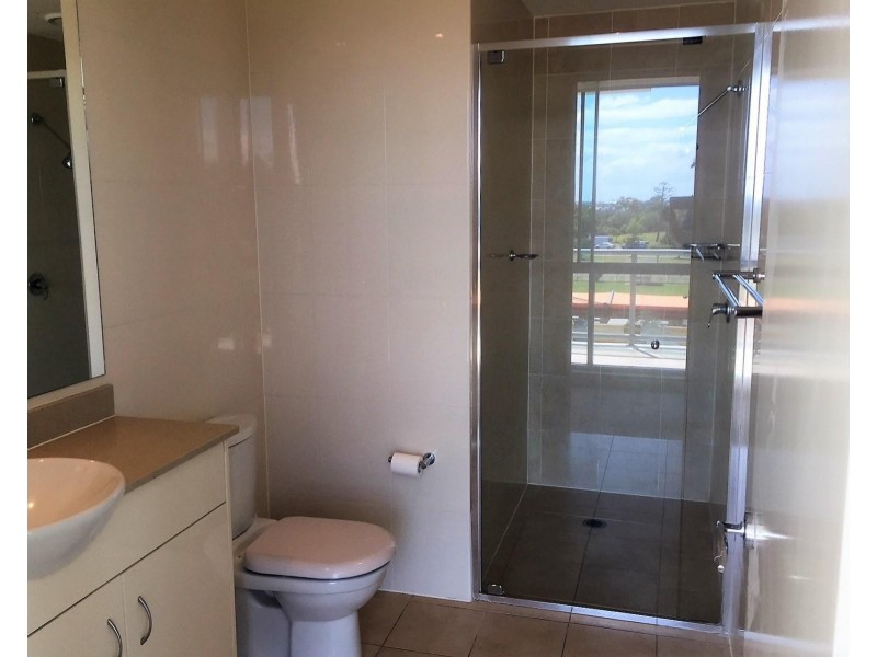 1 Como Crescent, Southport QLD 4215