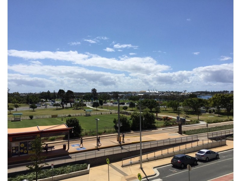 1 Como Crescent, Southport QLD 4215