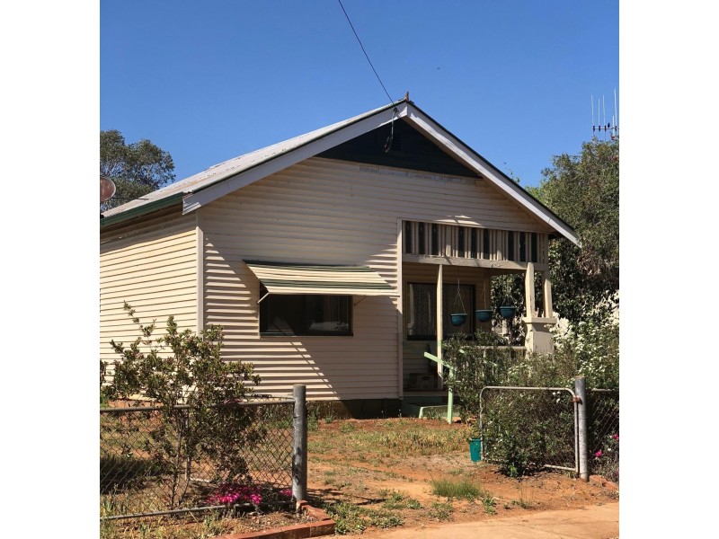 5 Lachlan Street, Yeoval NSW 2868