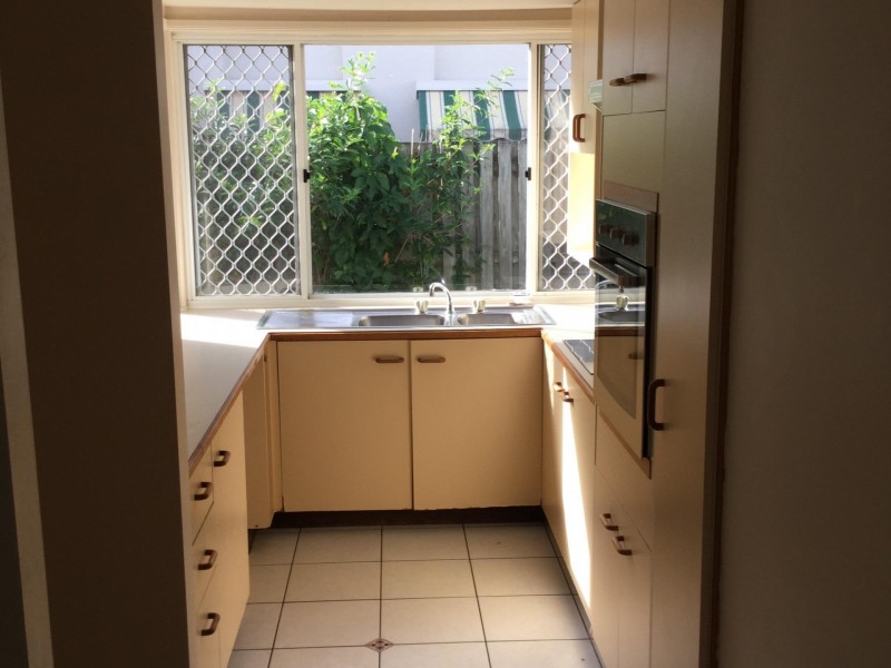 Unit 52/300 Cottesloe, Mermaid Waters QLD 4218