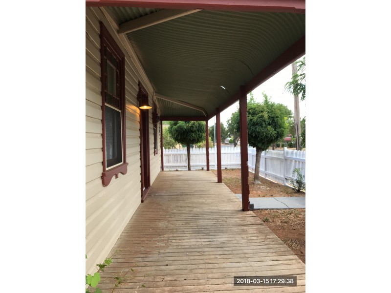 70 Simpson Street, Wellington NSW 2820