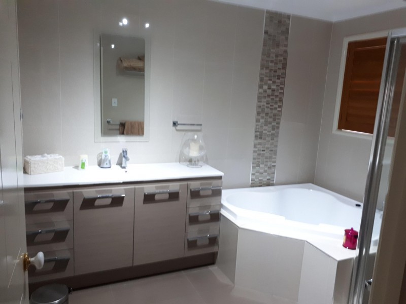 13 Cockleshell Court, Runaway Bay QLD 4216