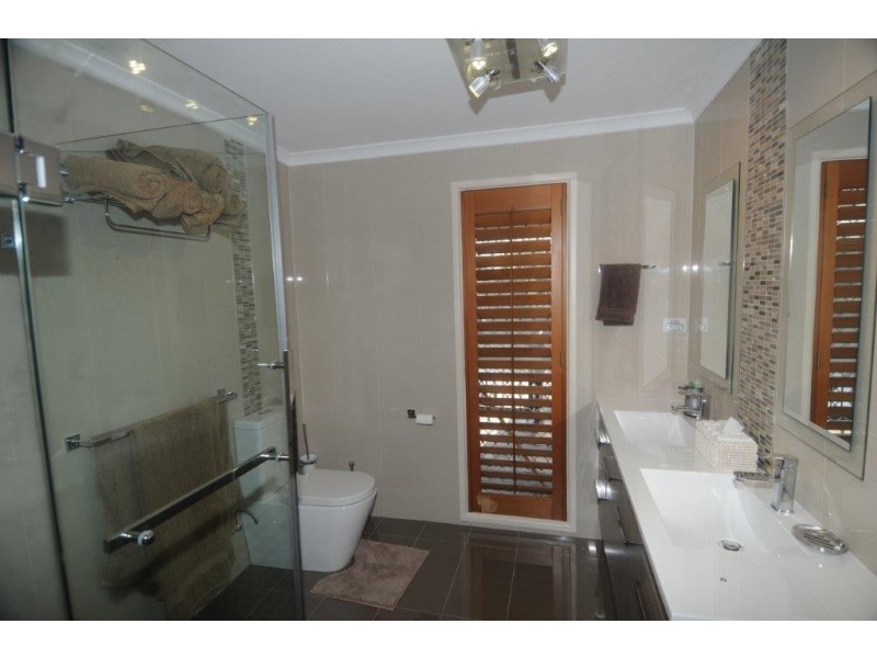 13 Cockleshell Court, Runaway Bay QLD 4216