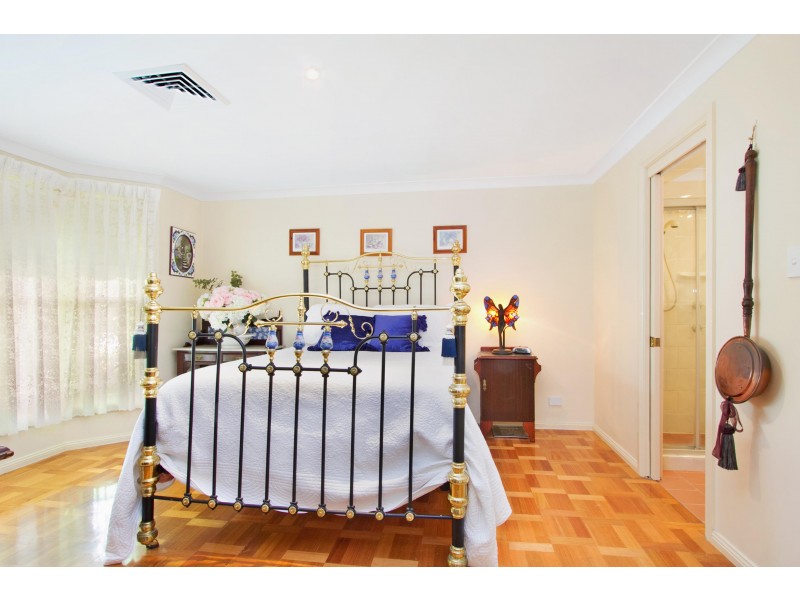 8 Gardenset Grove, Blacktown NSW 2148