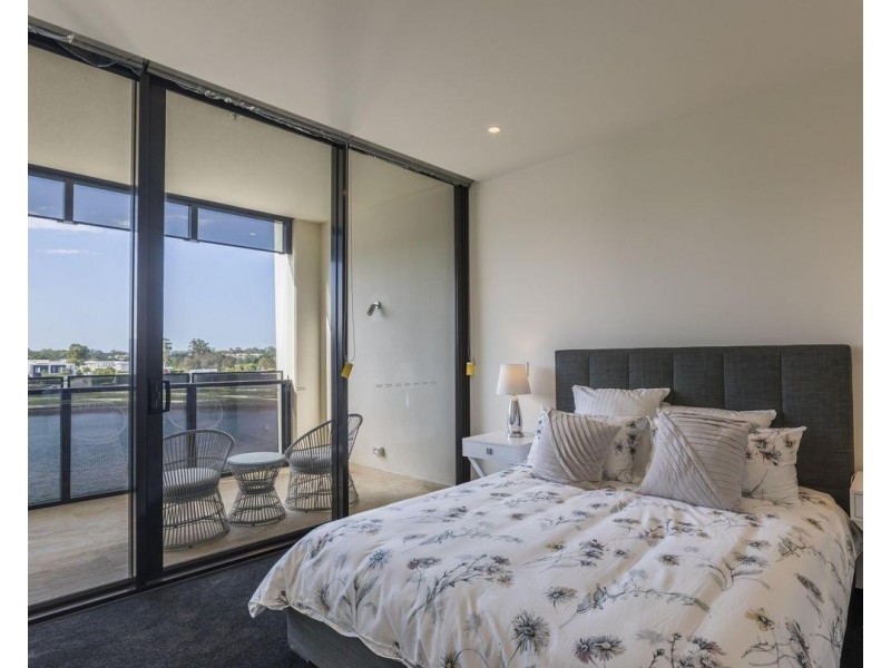 2 Ross St, Benowa QLD 4217