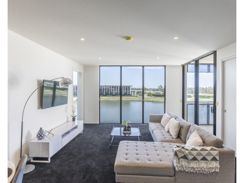 2 Ross St, Benowa QLD 4217