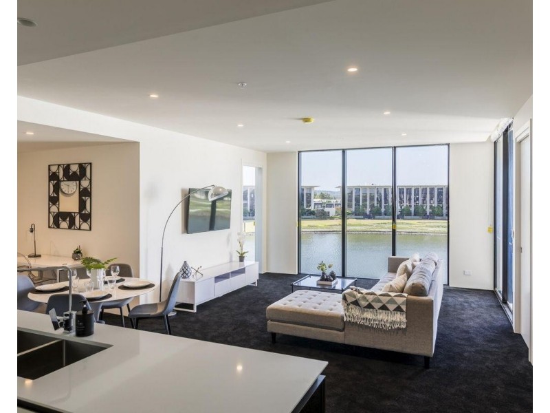 2 Ross St, Benowa QLD 4217