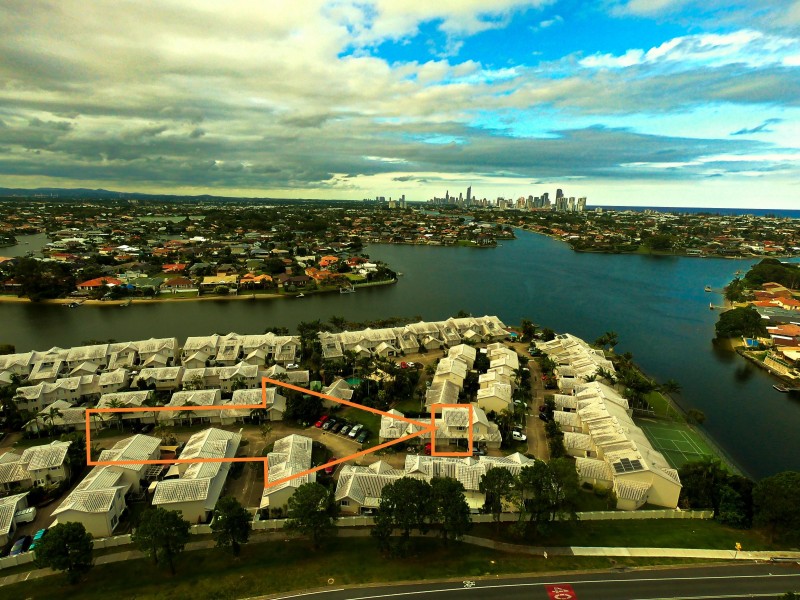 Unit 93/300 Cottesloe Drive, Mermaid Waters QLD 4218