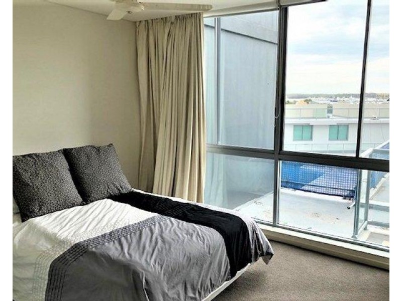 Unit 707/1 Como Crescent, Southport QLD 4215