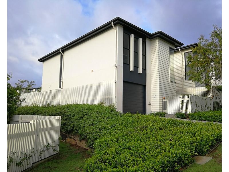 14 Norris street, Pacific Pines QLD 4211