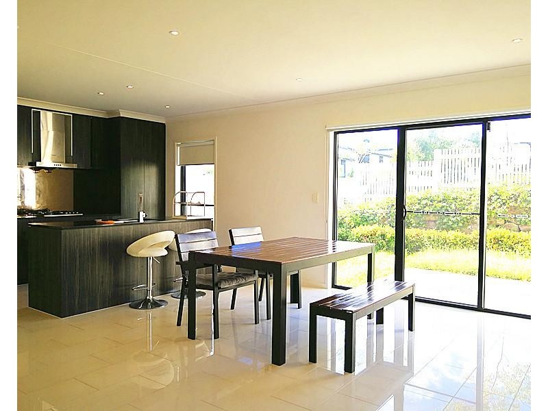 14 Norris street, Pacific Pines QLD 4211