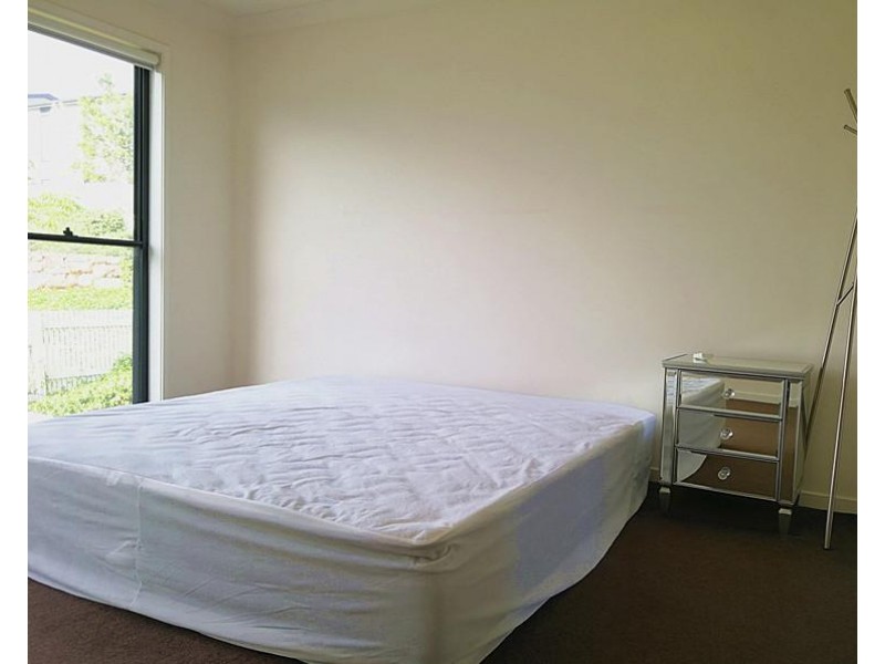 14 Norris street, Pacific Pines QLD 4211