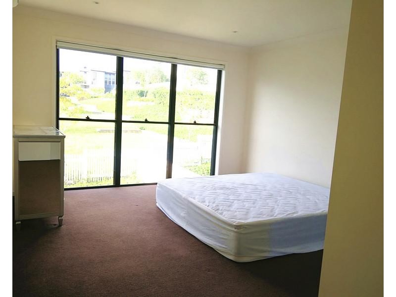 14 Norris street, Pacific Pines QLD 4211