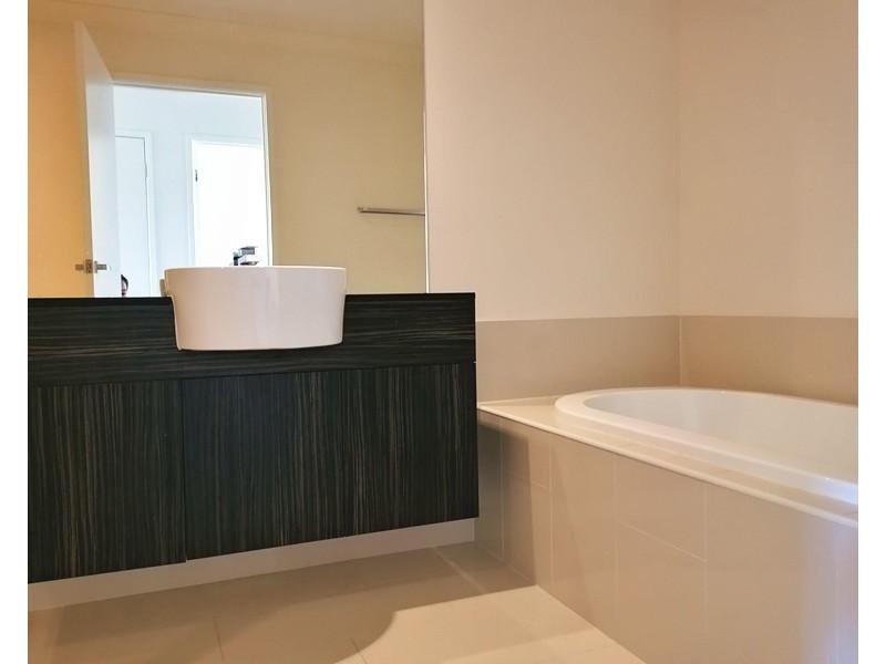 14 Norris street, Pacific Pines QLD 4211