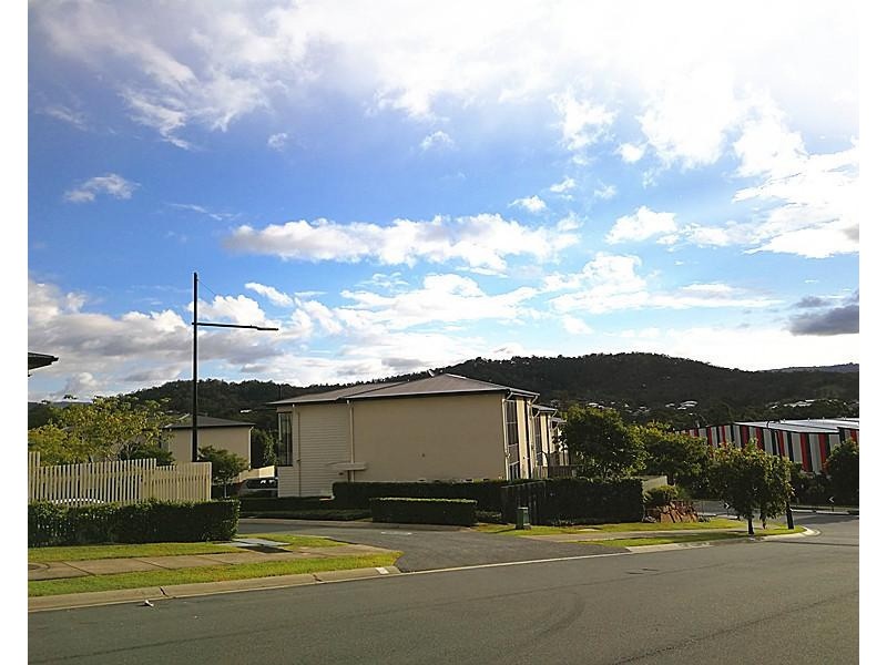 14 Norris street, Pacific Pines QLD 4211