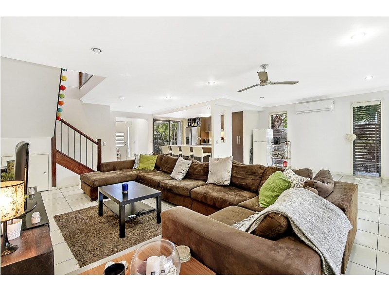 54 Tours Way, Burleigh Waters QLD 4220