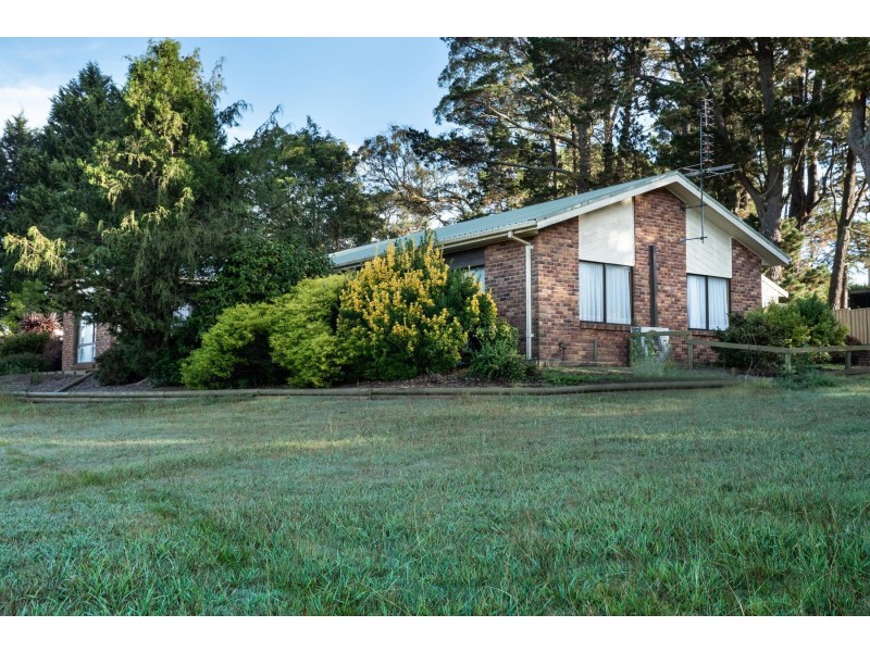 14 Young Road, Moss Vale NSW 2577