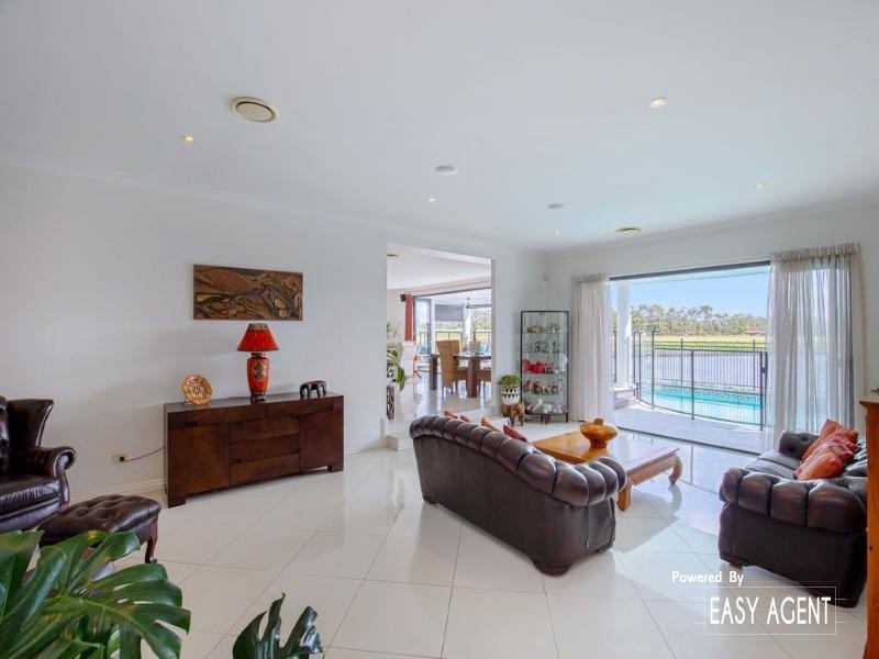 28 Coomera Court, Helensvale QLD 4212