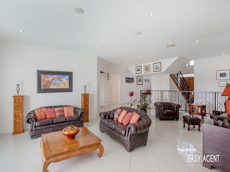 28 Coomera Court, Helensvale QLD 4212