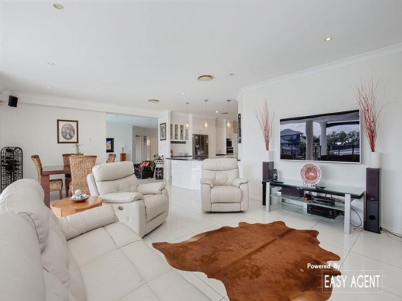 28 Coomera Court, Helensvale QLD 4212